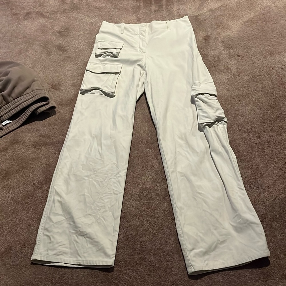Aritzia khaki cargo pants